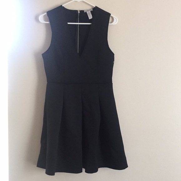 Low v neck Black Ruffle Dress - Picture 1 of 2